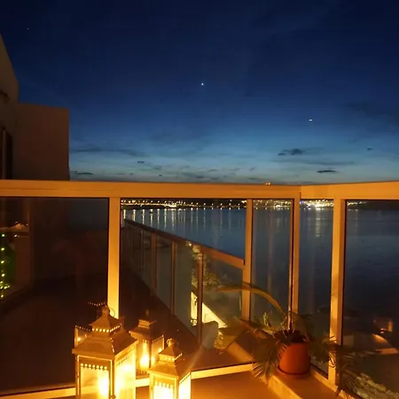 Very Place By The Sea Is-Sellum